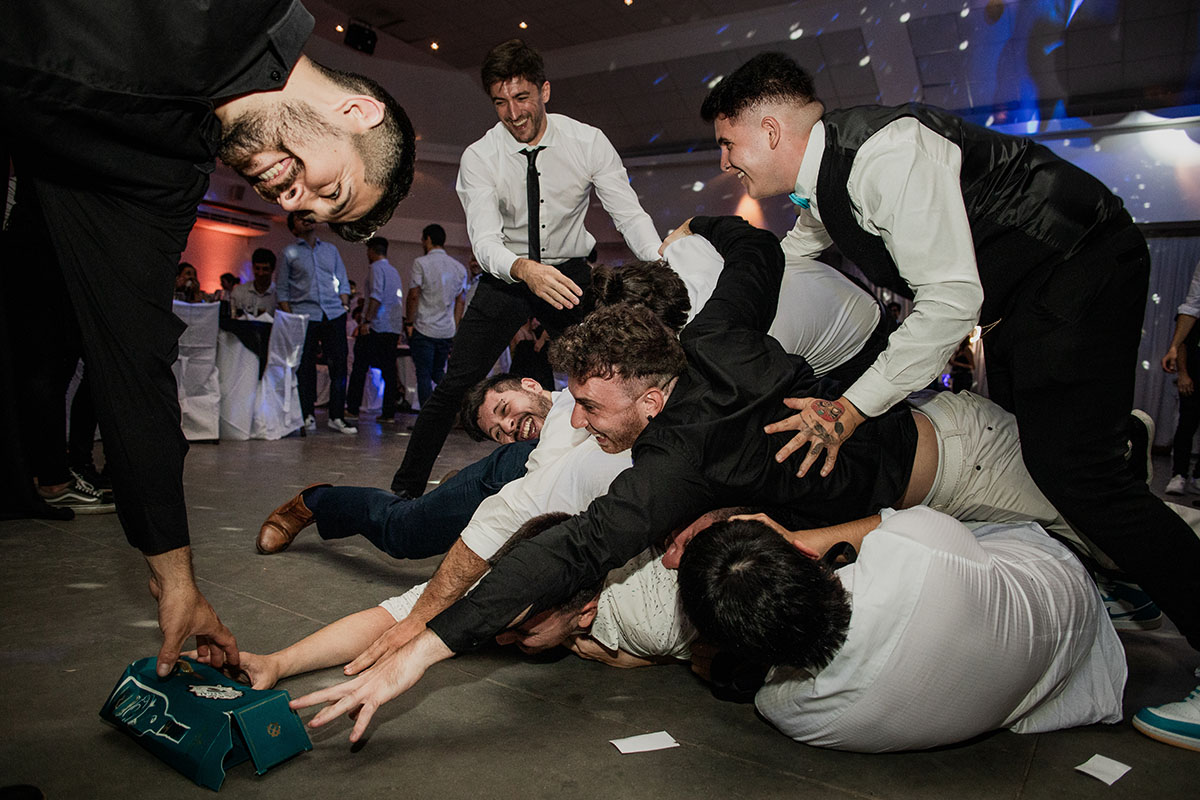 Fotos de la boda de Anita y Manu. Casamiento en Rosario. Realizadas por Bucle Fotografias. Flor Bosio y Caro Clerici.