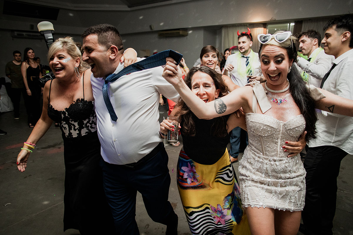 Fotos de la boda de Anita y Manu. Casamiento en Rosario. Realizadas por Bucle Fotografias. Flor Bosio y Caro Clerici.