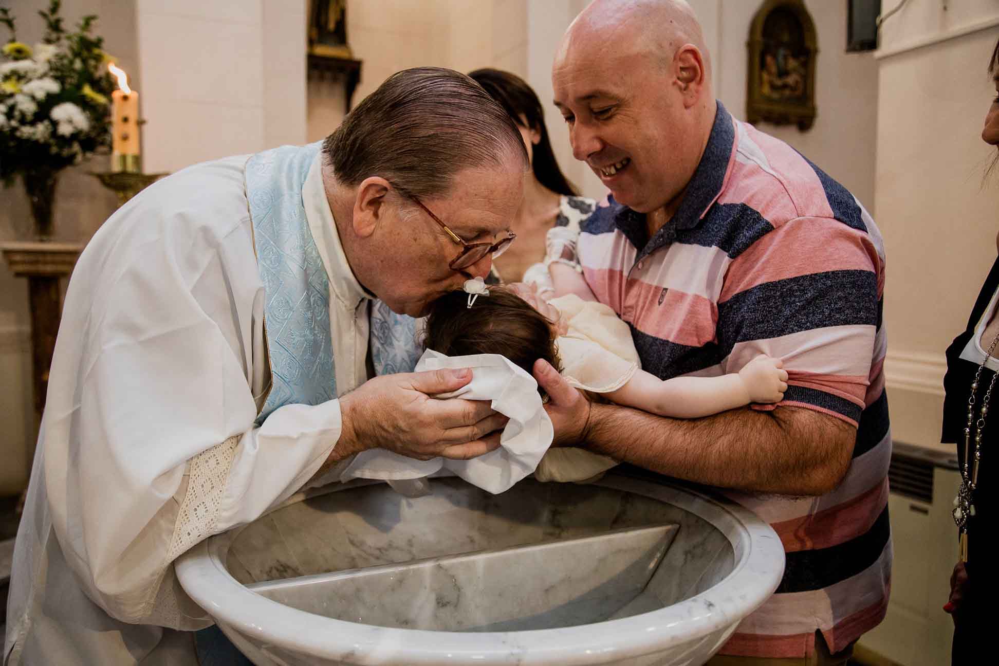 Fotos del bautismo de Guada y el cumple de cuarenta de Vicky en Rosario realizadas por Bucle Fotografías Flor Bosio y Caro Clerici