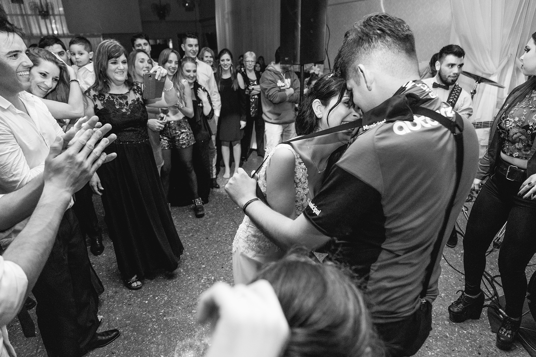 Fotos de la boda de Cintia y Cristian en Rosario realizadas por Bucle Fotografias. Flor Bosio y Caro Clerici