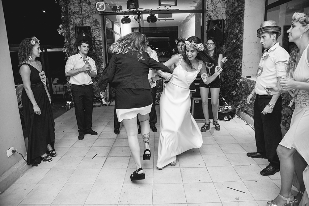 Fotos de la boda de Euge y Gonza.Casamiento en Rosario realizado por Bucle Fotografías.Fotógrafas Flor Bosio y Caro Cle