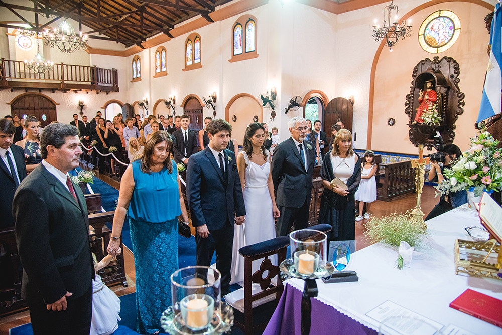 Fotos de la boda de Euge y Gonza.Casamiento en Rosario realizado por Bucle Fotografías.Fotógrafas Flor Bosio y Caro Cle