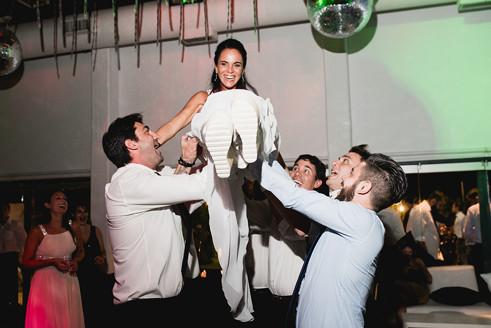Fotos de la boda de Marisa y Cristian en Rosario realizado por Bucle Fotografías.Fotógrafas Flor Bosio y Caro Cle.