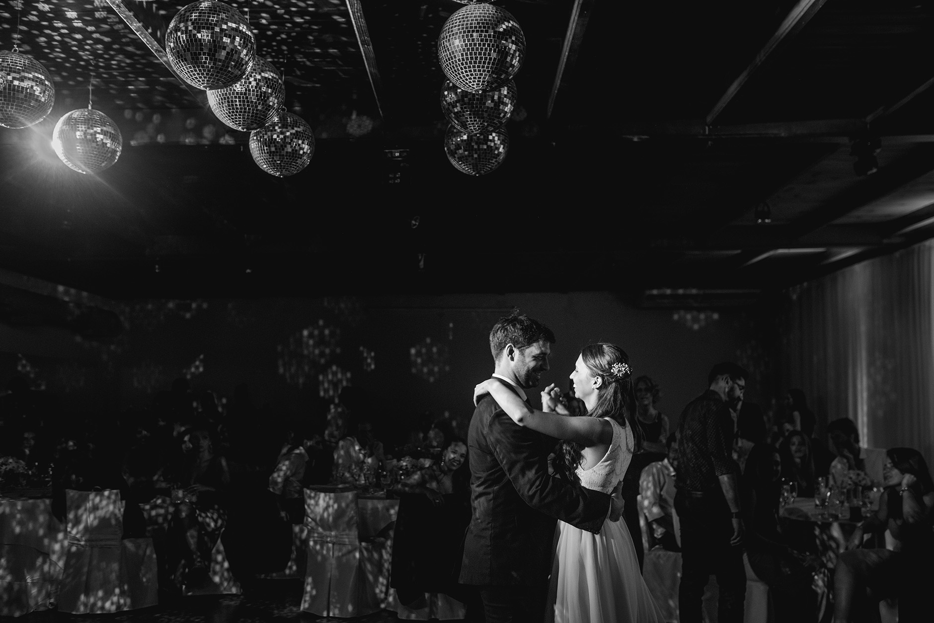 Fotos de la boda de Nay y Nico en Rosario realizadas por Bucle Fotografias Flor Bosio y Caro Clerici
