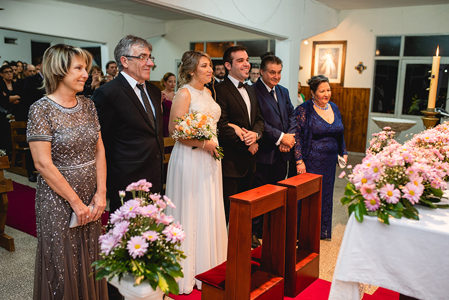Fotos de la boda de Ro y Eze en Firmat realizadas por Bucle Fotografias. Flor Bosio y Caro Clerici