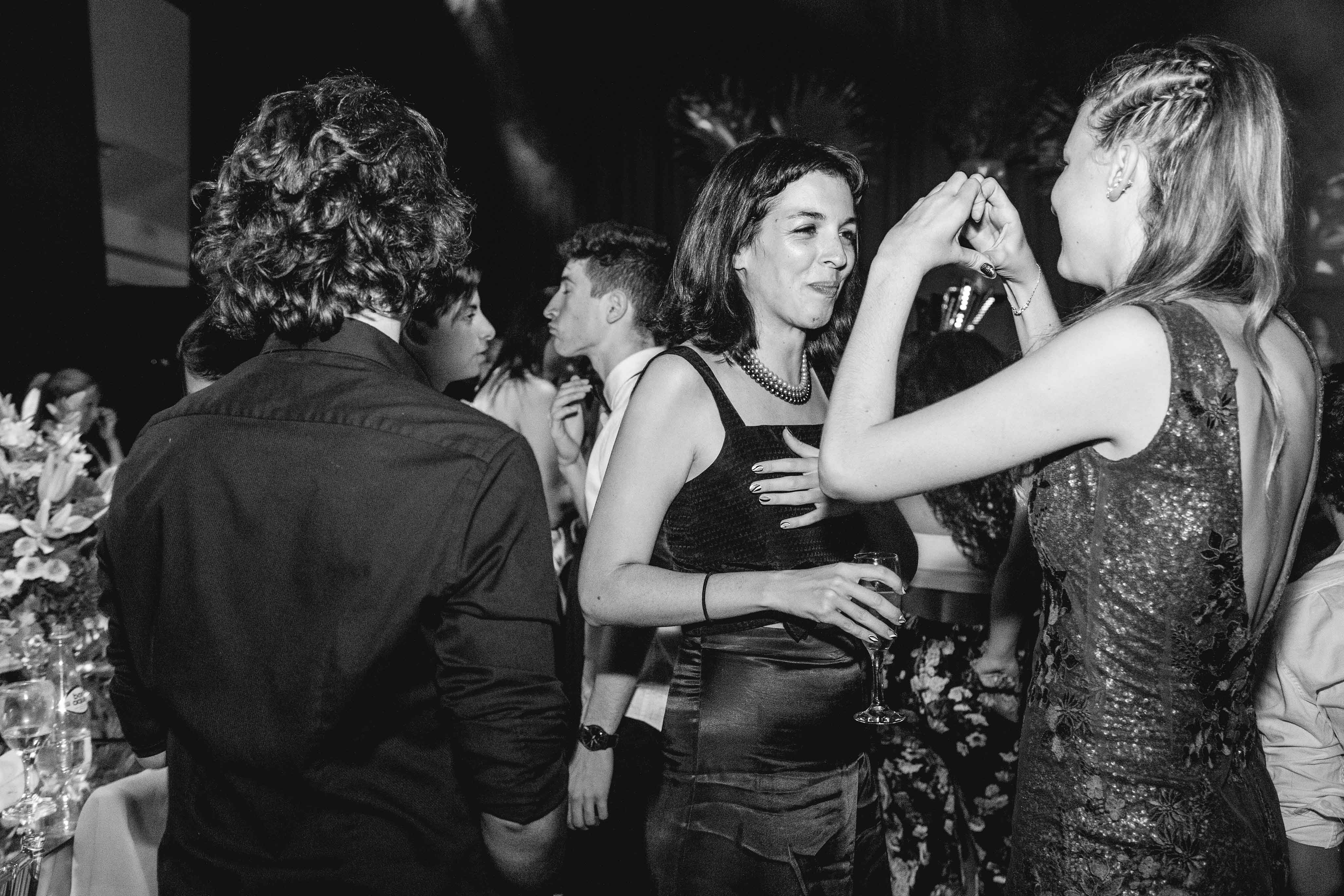 Fotos de la fiesta de quince de Ines en Rosario realizadas por Bucle Fotografias Flor Bosio y Caro Clerici.