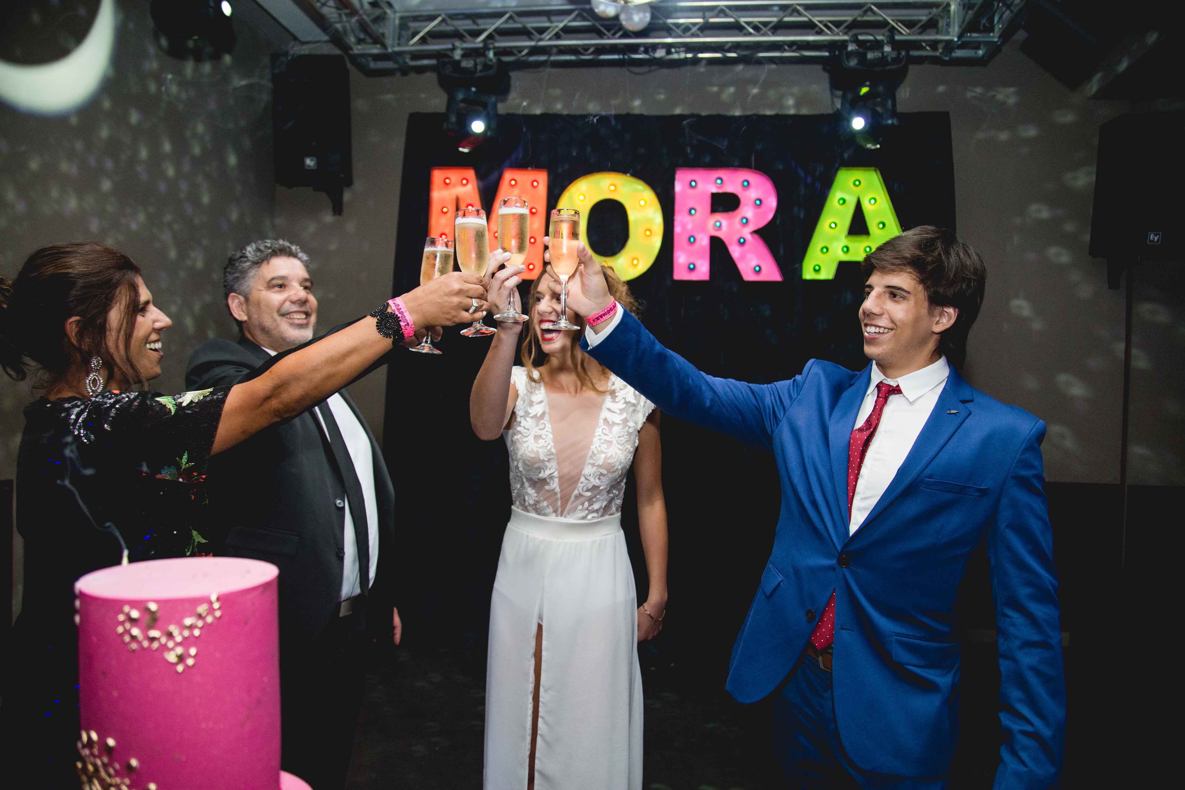 Fotos de la fiesta de XV de Mora en Rosario. Realizadas por Bucle Fotografias Flor Bosio y Caro Clerici