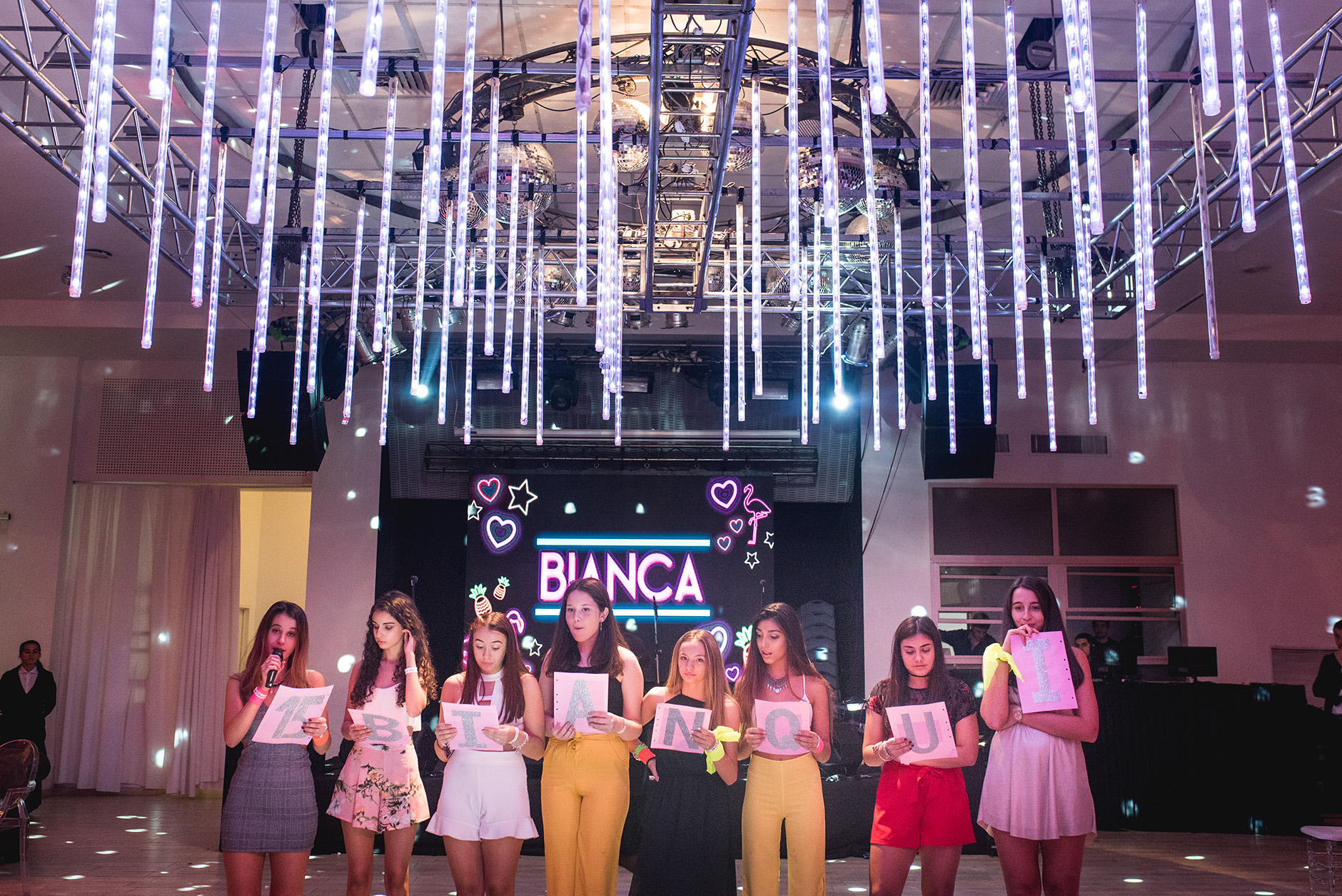 Fotos de la fiesta de quince de Bianca en Rosario realizadas por Bucle Fotografias Flor Bosio y Caro Clerici