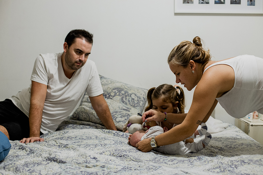 Fotos de recién nacido de Gianluca realizadas en Rosario por Bucle Fotografias. Flor Bosio y Caro Clerici