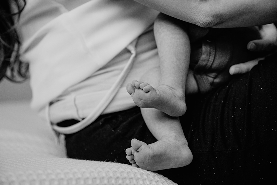 Fotos de recién nacido de Mateo en Rosario realizadas por Bucle Fotografias Flor Bosio y Caro Clerici