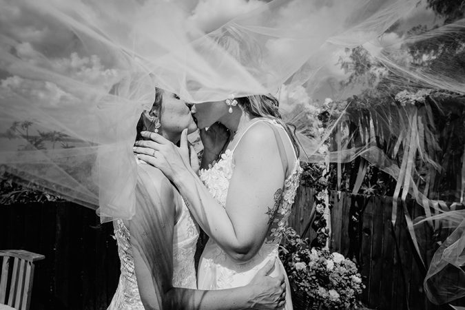 Vir y Cami en su fiesta de boda. Retrato que acompaña su testimonio para Bucle Fotografías. Rosario