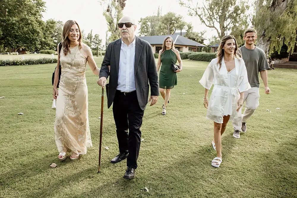 Llega la familia de la novia