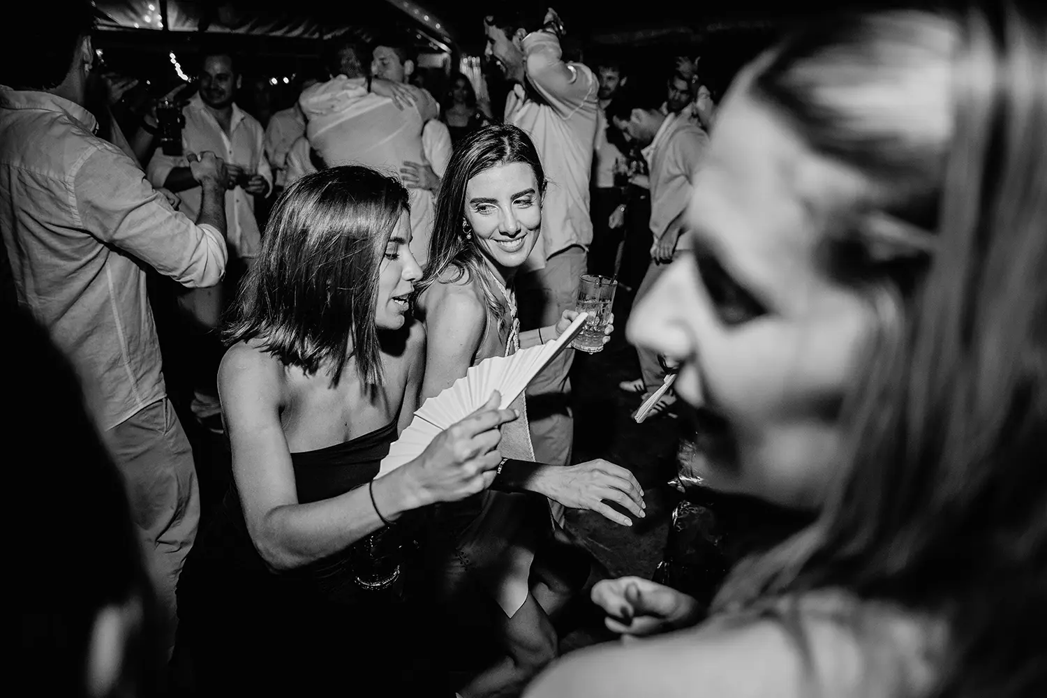 Novia con amigas