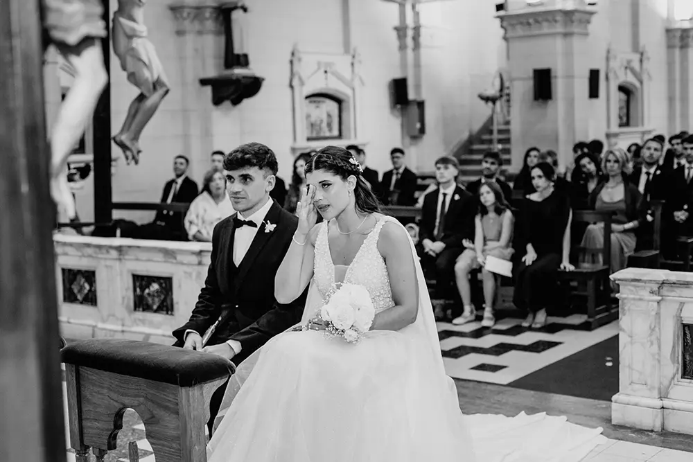 Novia se emociona en el altar