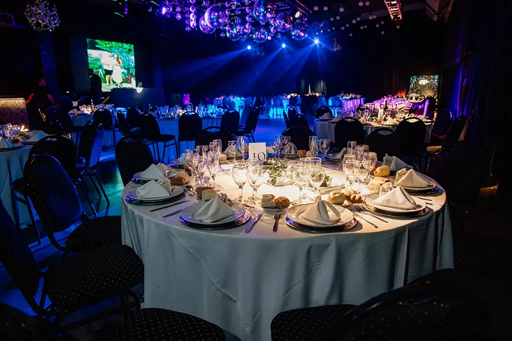 Salón altos del ludueña decorado