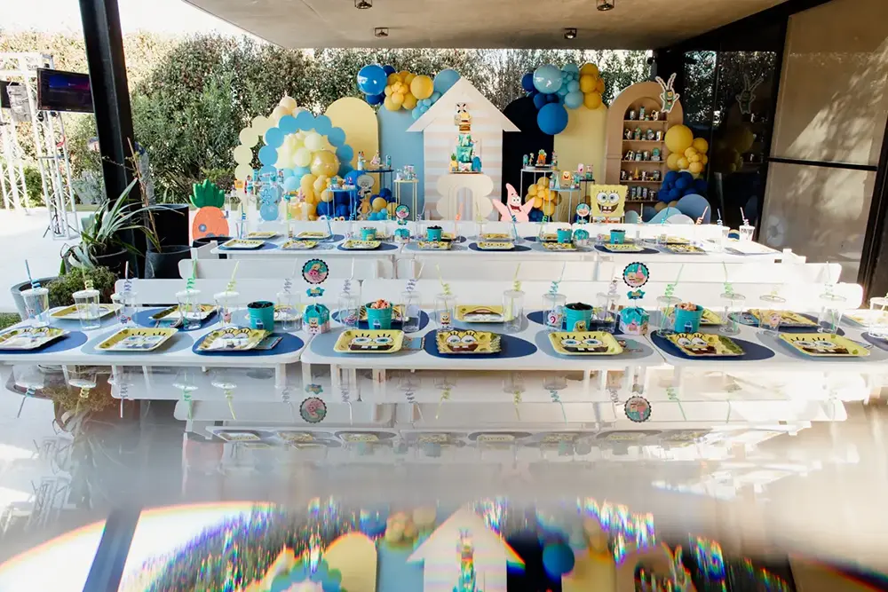 Mesas y candy bar
