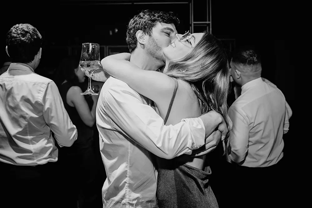Invitados bailando
