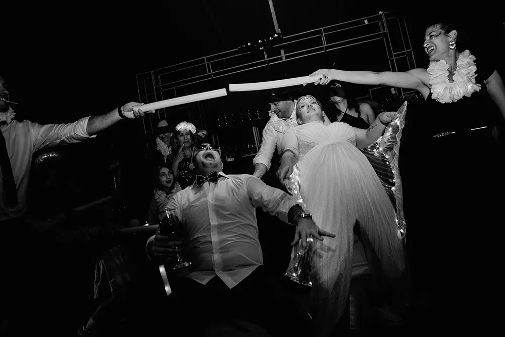 Foto de novios bailando
