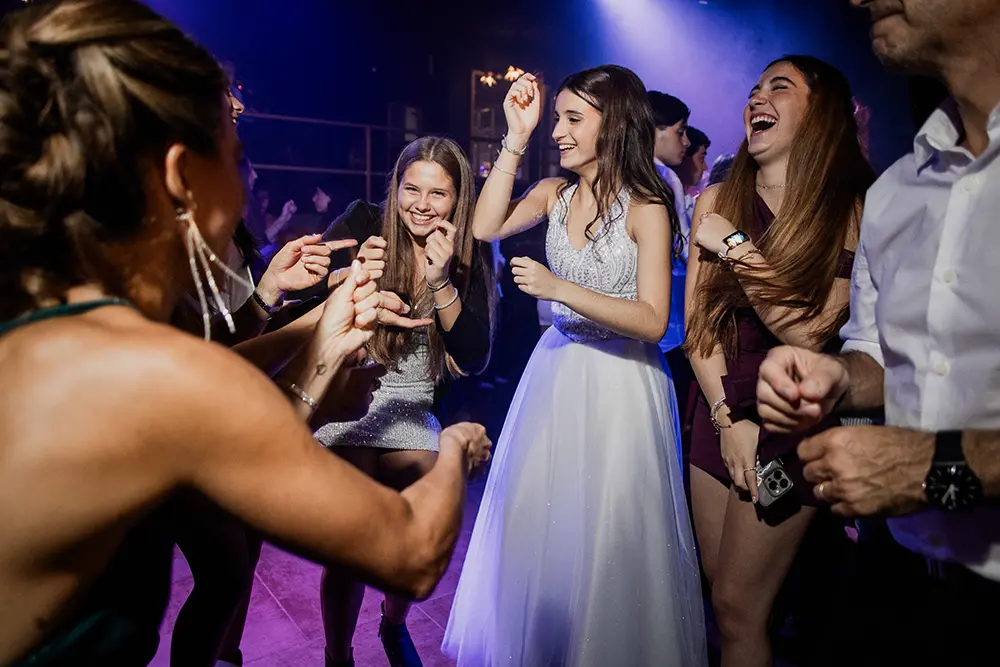 Pauli y amigas bailando foto espontánea
