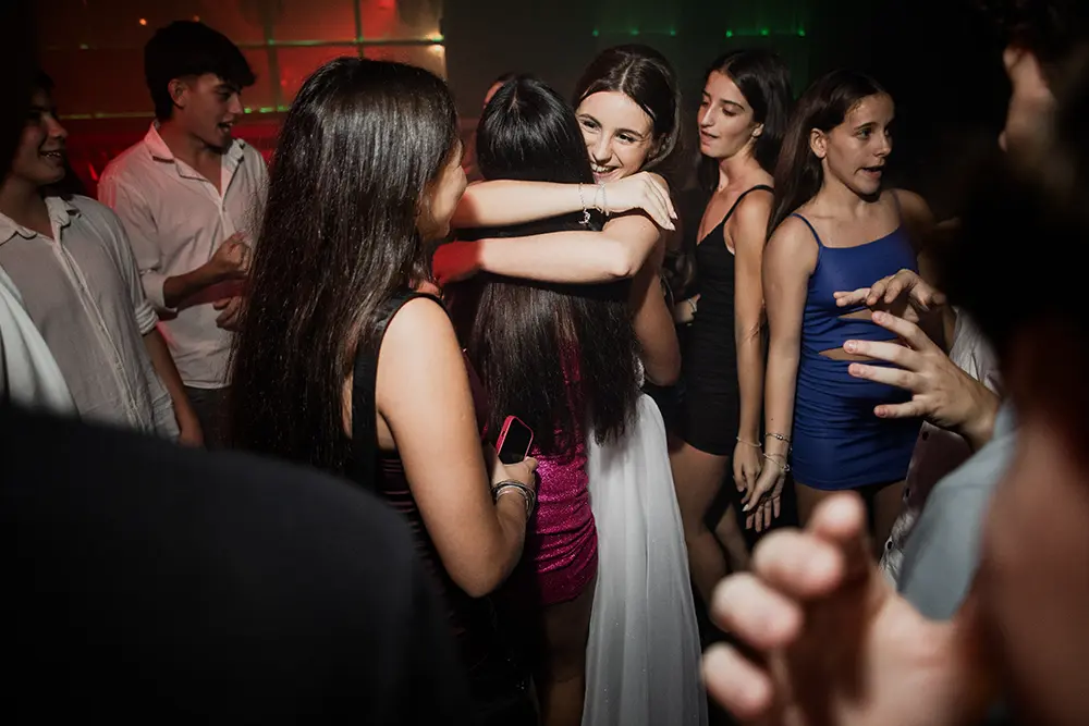 Abrazo de Pauli y sus amigas