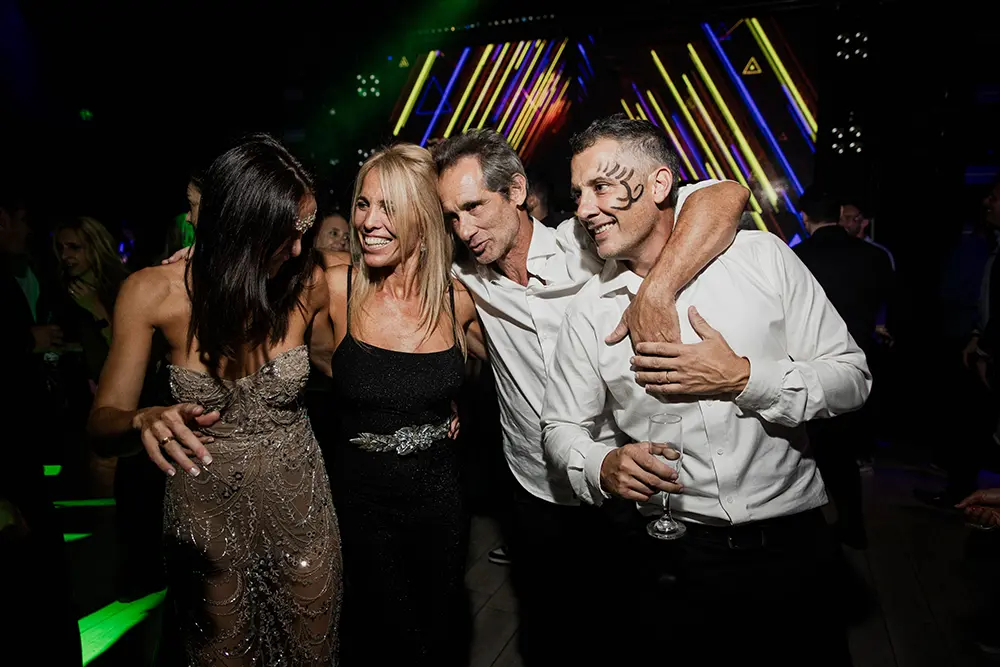 Flavia y hermana, con cuñado y marido